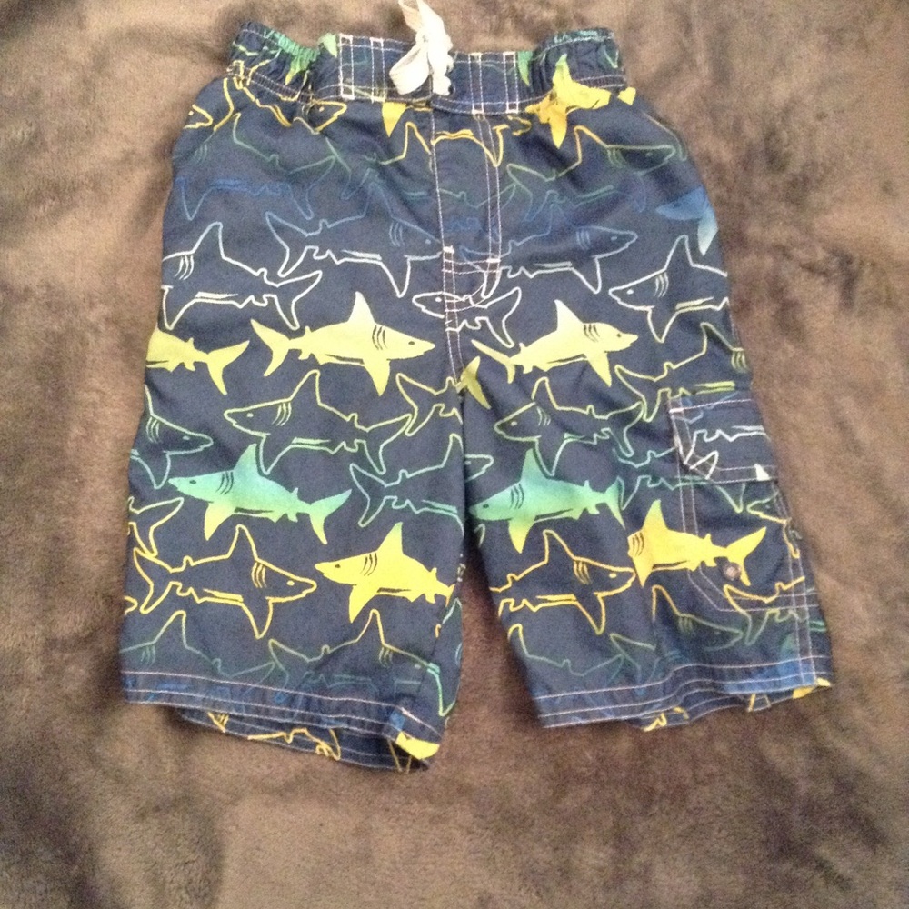 🏊🏽Boys Shark print swim trunks🏊🏽
